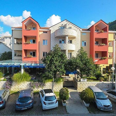 בודווה Hotel Aquamarin מראה חיצוני תמונה