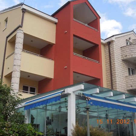 בודווה Hotel Aquamarin מראה חיצוני תמונה