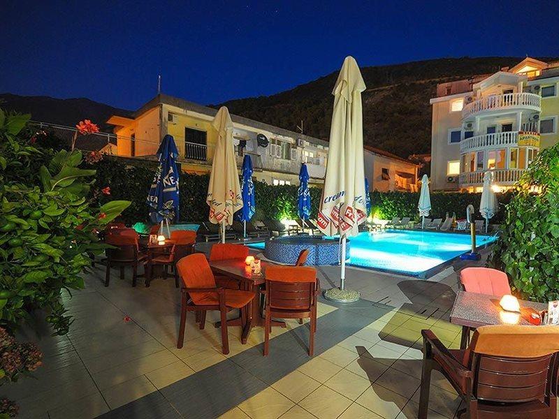 בודווה Hotel Aquamarin מראה חיצוני תמונה