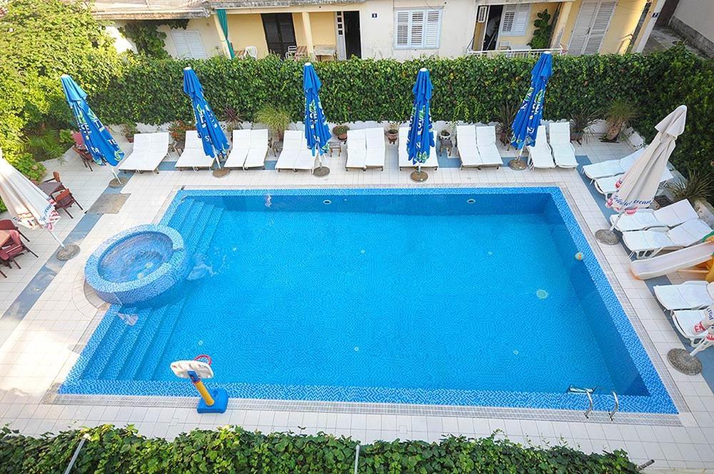 בודווה Hotel Aquamarin מראה חיצוני תמונה