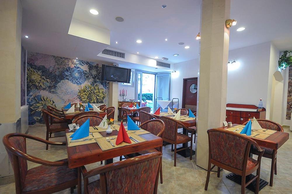 בודווה Hotel Aquamarin מראה חיצוני תמונה